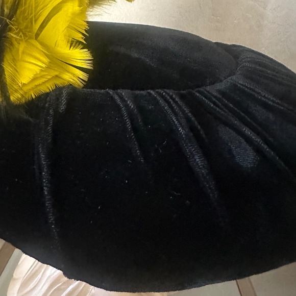 ELEGANT 1950s\' BLACK VELVET \